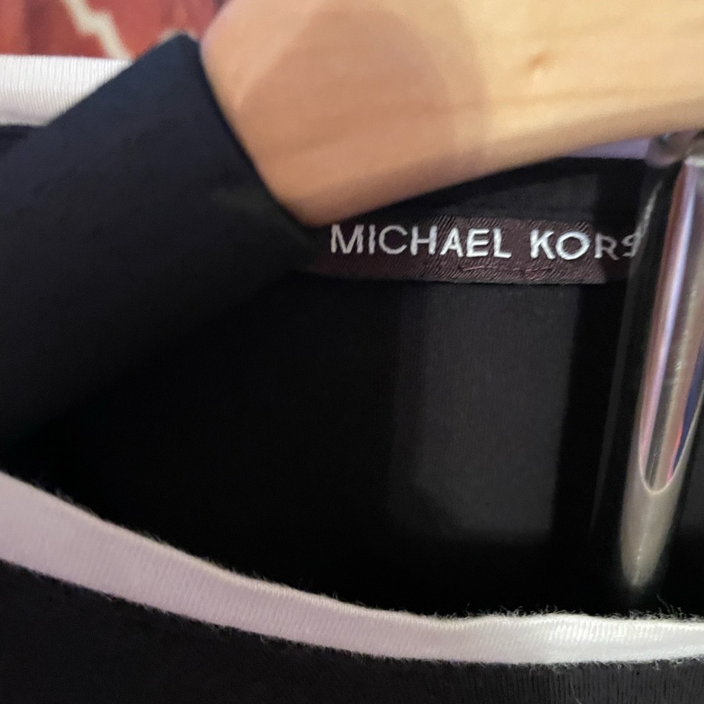 MICHAEL KORS Women’s Size Large Black & White Logo Long Sleeve Tee - Picture 3 of 6